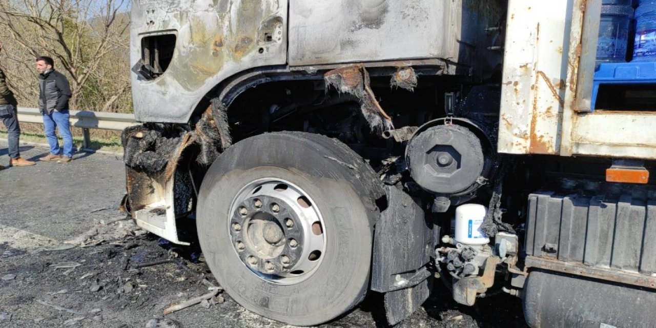 Su Kamyonu Alev Topuna Döndü