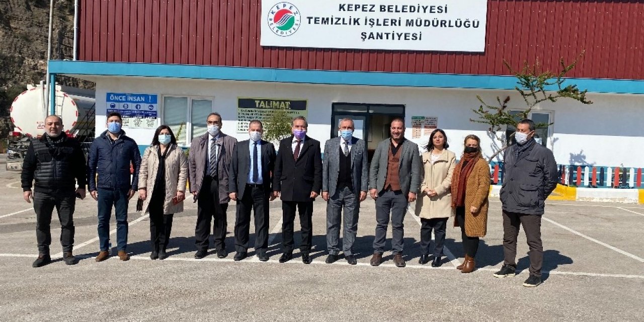 Kepez Belediyesinin Sokak Hayvanları Mama Projesi, Türkiye’ye Örnek Oldu
