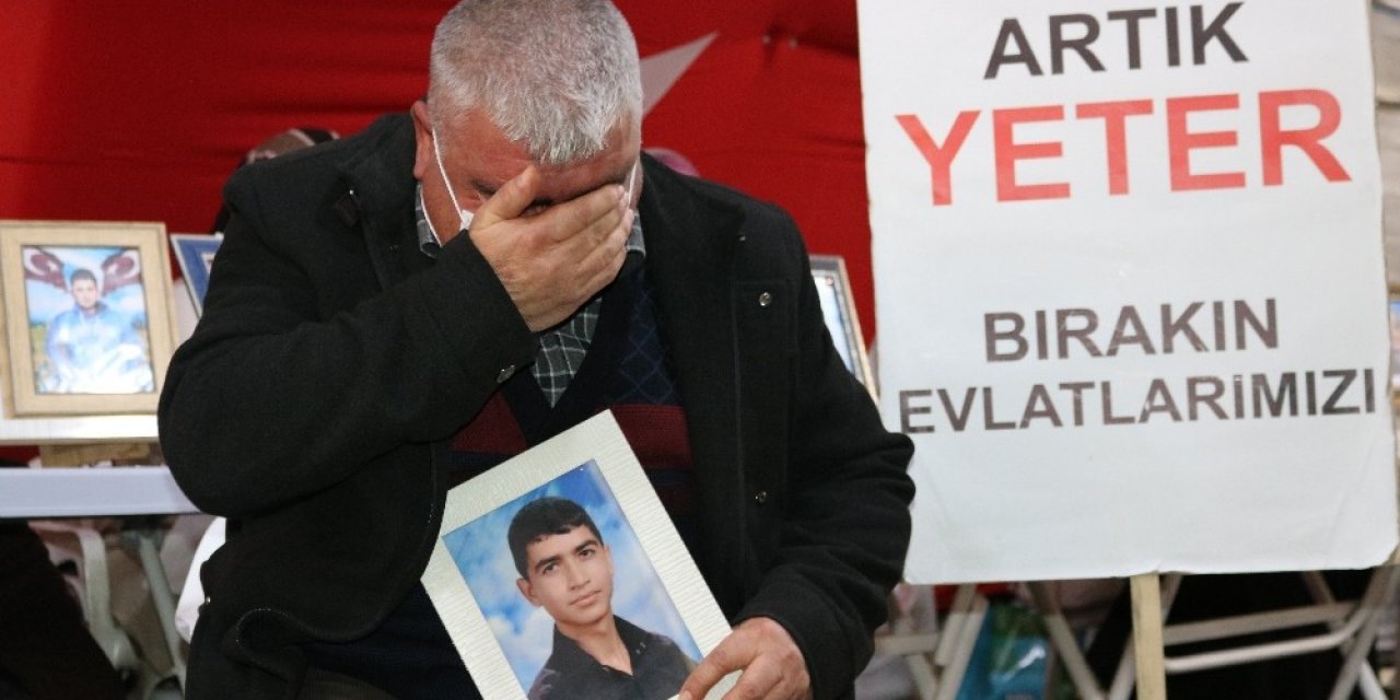 Hdp Önündeki Ailelerin Çığlığı Her Geçen Gün Artıyor: Evlat Nöbeti Eylemine Bir Aile Daha Katıldı