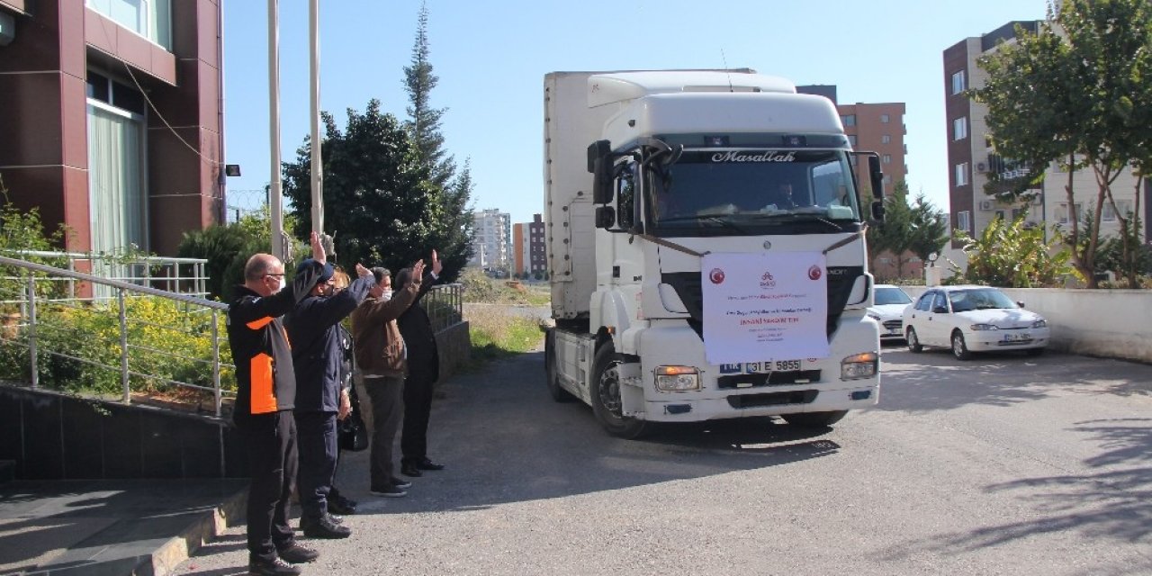 Mersin’den İ̇dlib’e İnsani Yardım Tırı