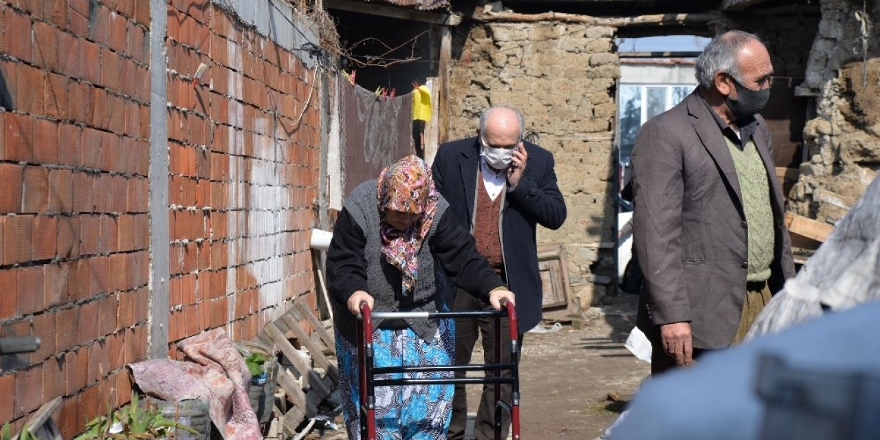Evleri Yanan Aileye Altıeylül Belediyesi Yardım Etti