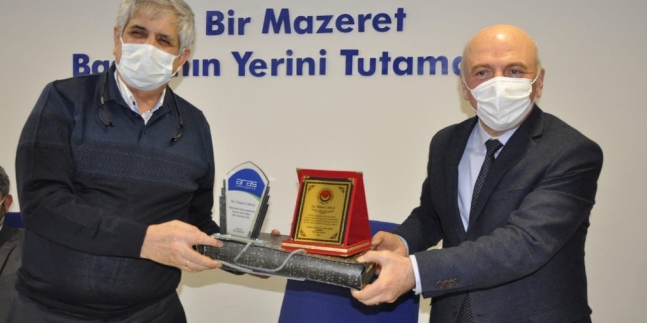 Aras Edaş’ta Ayrılan Personellere Plaket Takdim Edildi