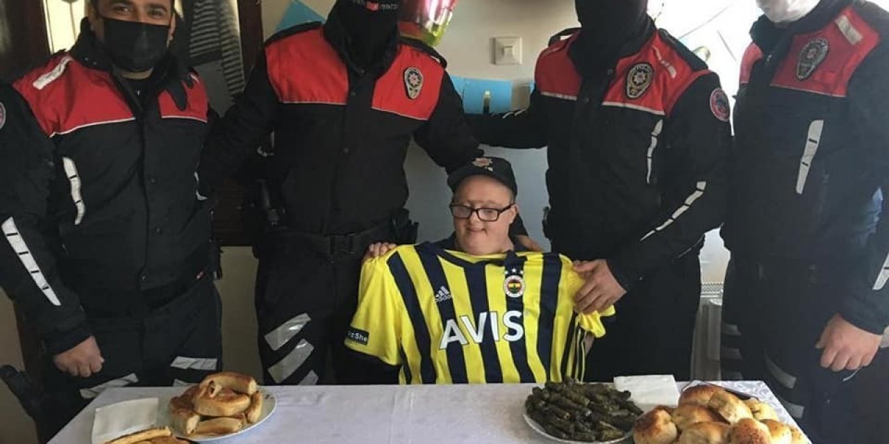 Polisten Down Sendromlu Altan’a Doğum Günü Sürprizi
