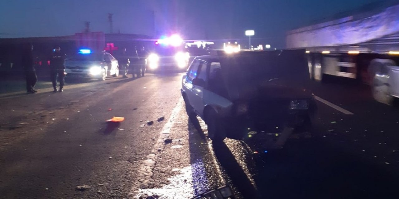 Hafif Ticari Araca Çarpan Alkollü Sürücü Yaralandı