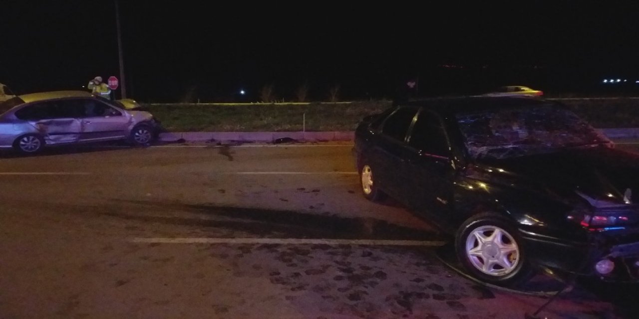 İ̇zmir’de Trafik Kazası: 4 Yaralı