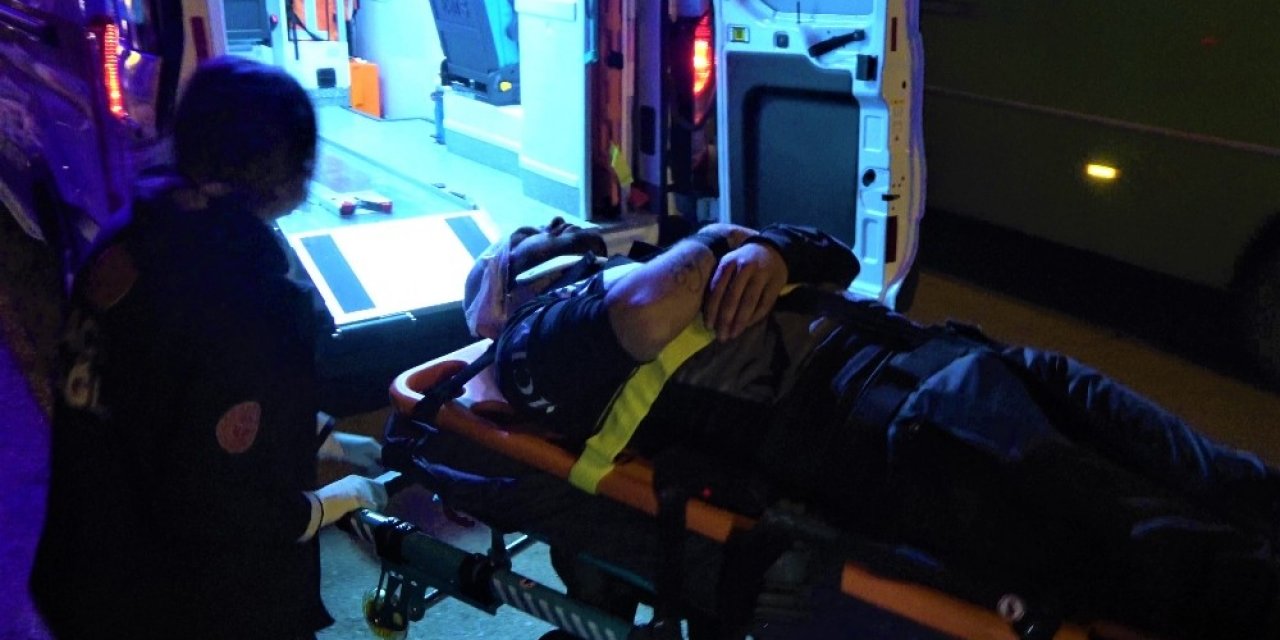 Otomobil İle Çarpışan Motosikletten Yola Savruldular: 1’i Ağır 2 Yaralı