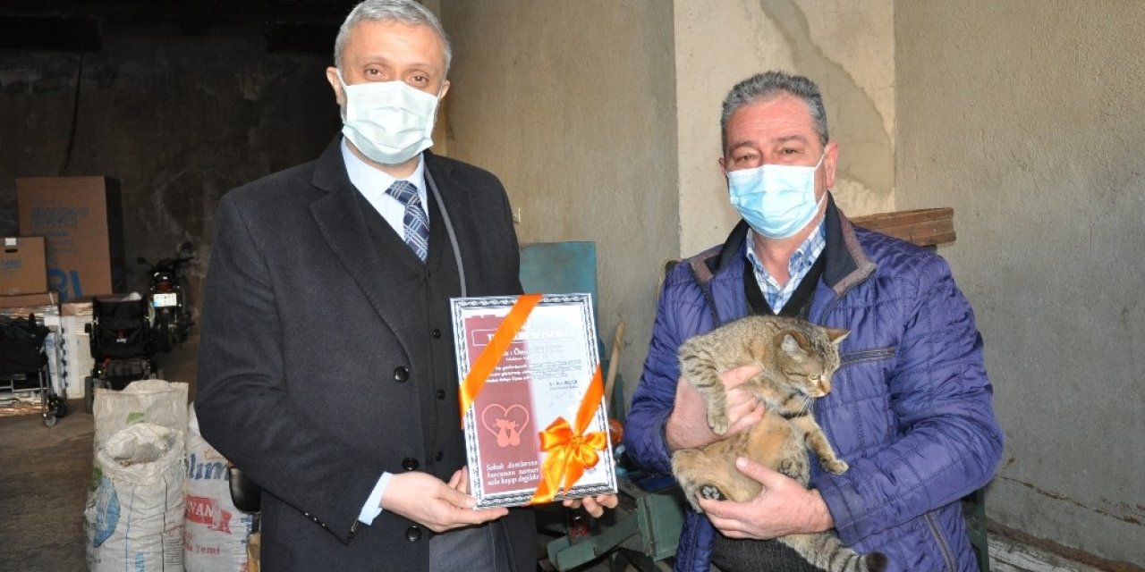 Duyarlı Muhtar Ödüllendirildi