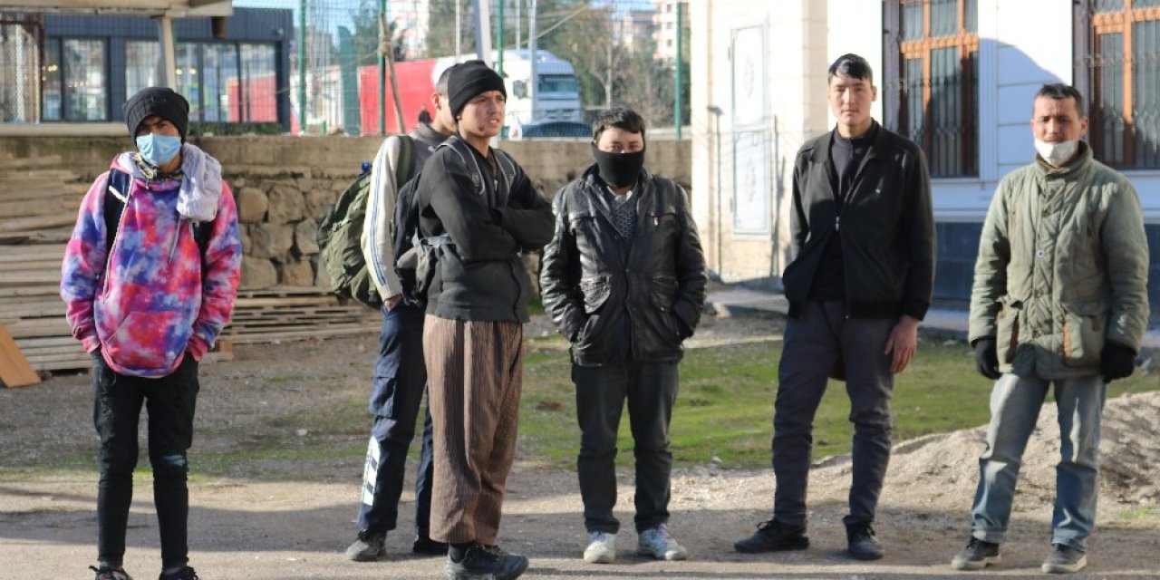 Düzensiz Göçmenlerin Umut Yolculuğu Diyarbakır’da Son Buluyor