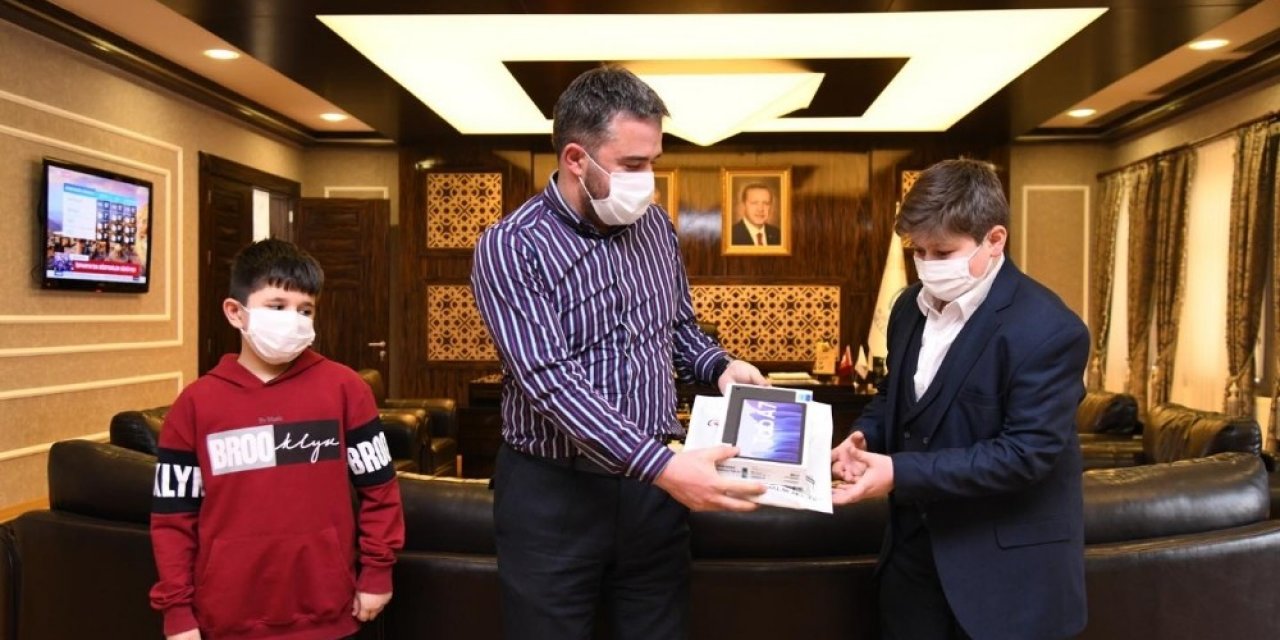 Pursaklar Belediye Başkanı Çetin Hafızlık Yarışması Birincisini Ağırladı