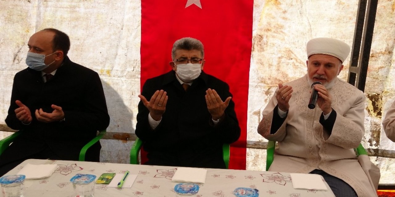 Başkale Depreminin Acısı Unutulmadı