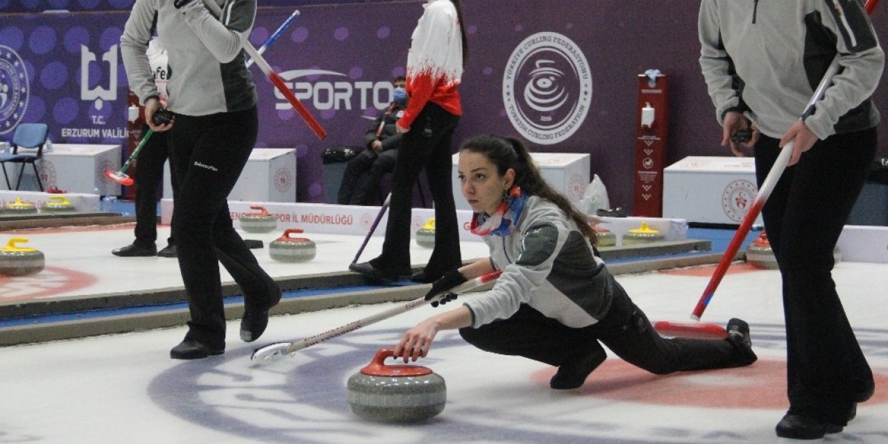 Curling Süper Lig Müsabakaları 95 Sporcunun Katılımıyla Erzurum’da Başladı
