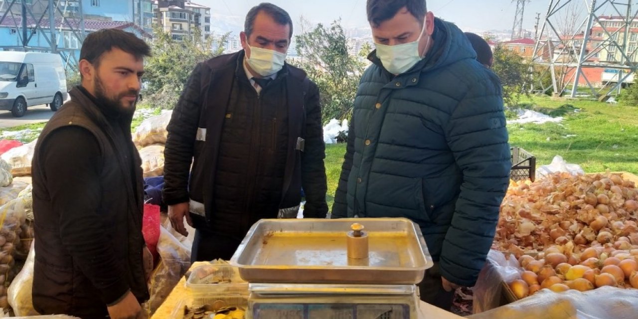 İ̇lkadım Zabıta Ekiplerinden Pazarda Terazi Denetimi
