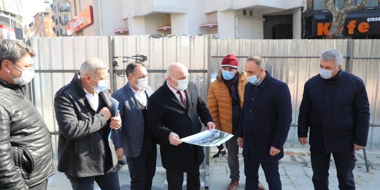 Darıca’nın Çınarlatı Meydanında Yenileme Çalışmalar Başladı