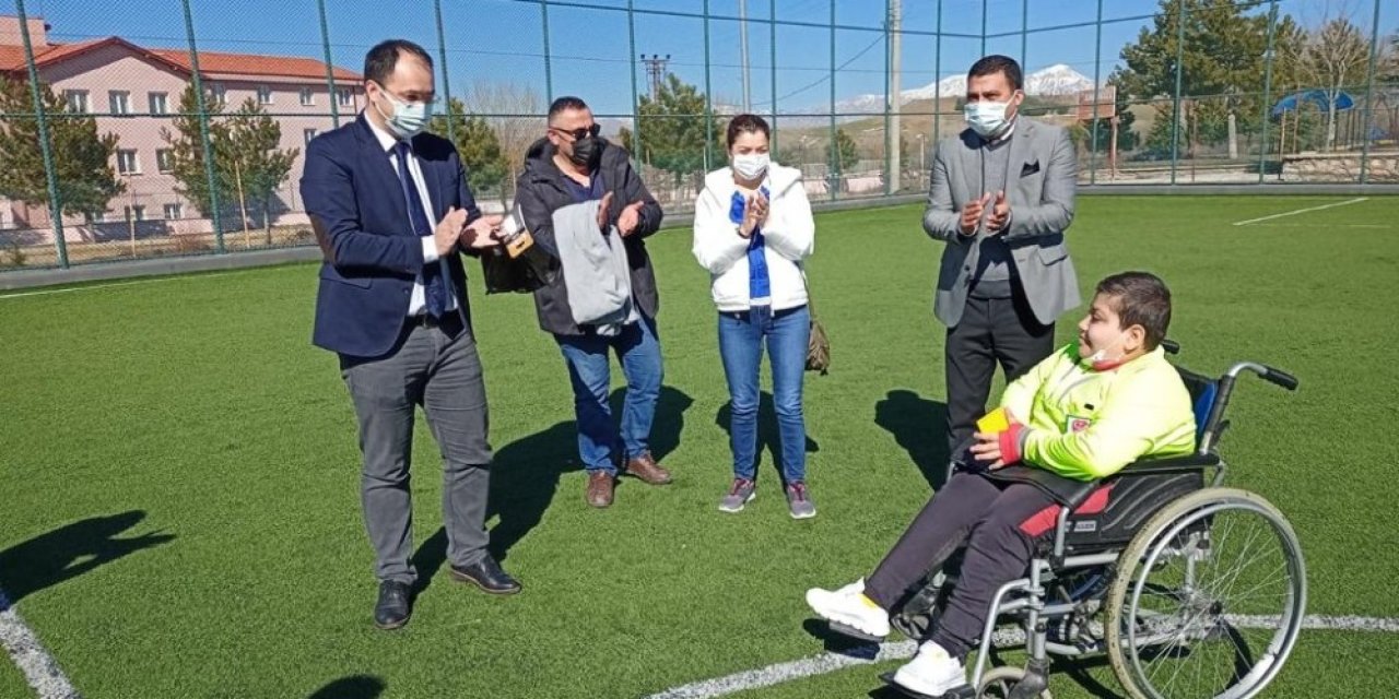 Ispar’tada, Yürüme Engelli Gencin Hakemlik Hayali Gerçek Oldu