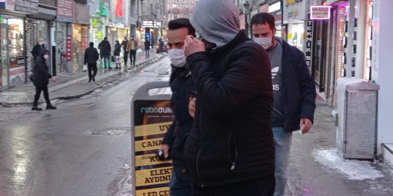 Kumar Oynarken Yakalandı, Polisleri Böyle Atlatmaya Çalıştı