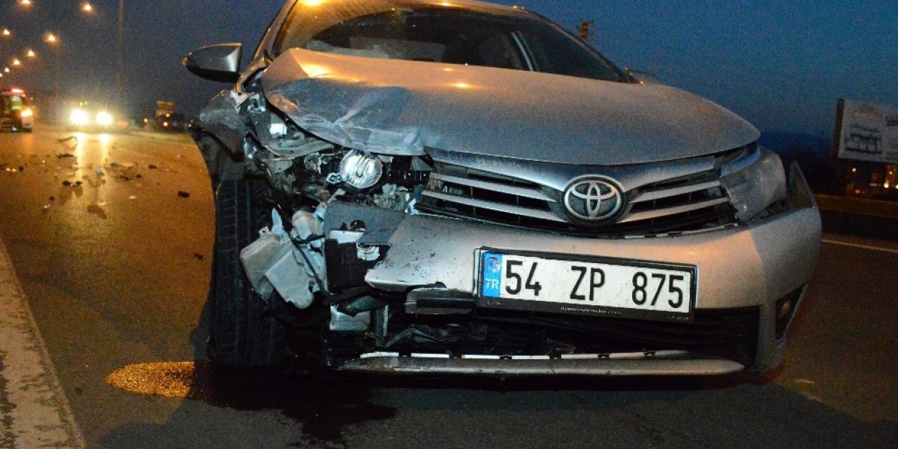 D010 Karayolunda İki Otomobil Çarpıştı: 2 Yaralı