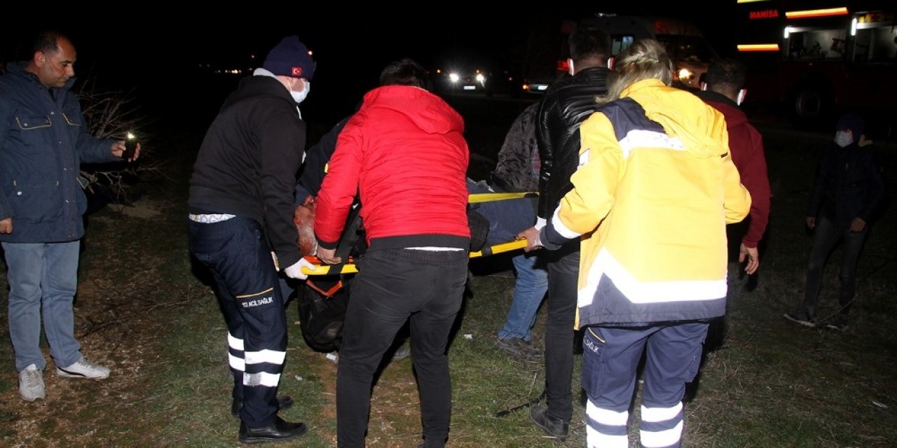 Arpa Yüklü Tır Ters Döndü: 2 Ağır Yaralı