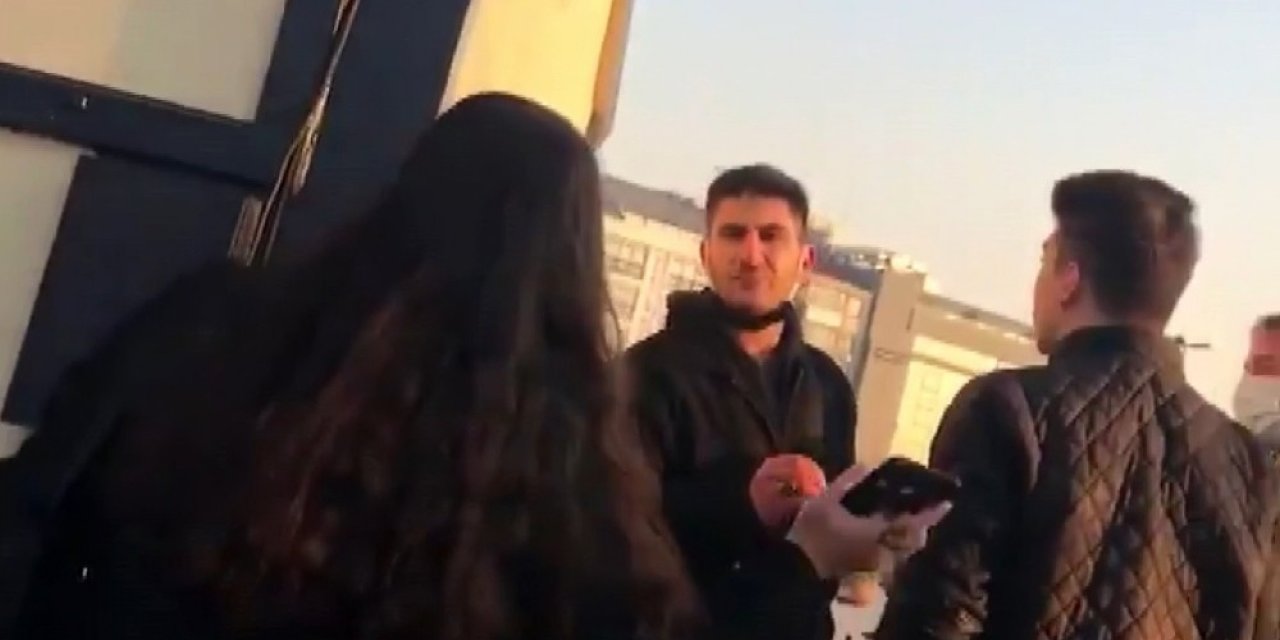 Sokak Ortasında Erkek Arkadaşının Darbettiği Genç Kızı Vatandaşlar Kurtardı