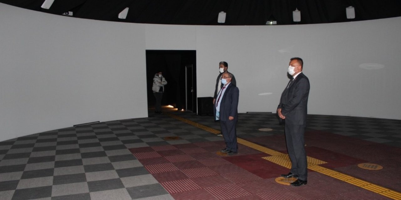 Dijital Gösterim Merkezi Son Teknolojiyle Yapılan İ̇çerikleri Vatandaşa Sunuyor