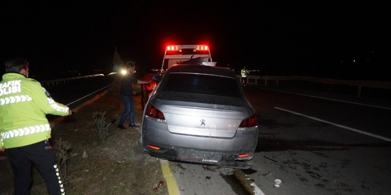 Balıkesir’de 3 Aracın Karıştığı Kazada 3 Kişi Yaralandı