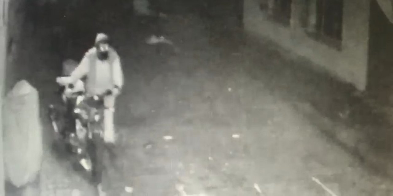 Motosiklet Hırsızı Önce Kameraya Sonra Polise Yakalandı
