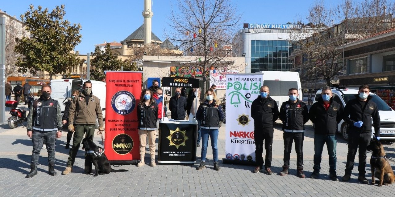 Narkotik Bilgilendirmesinde Çocukların Narkotik Köpeklere İlgisi