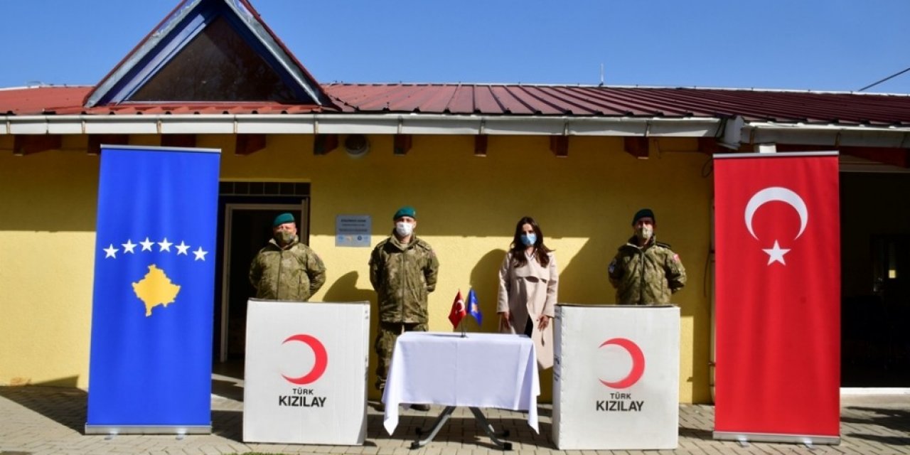 Kosova’da Mehmetçik’ten Engelli Çocuk Bakım Merkezine Yardım