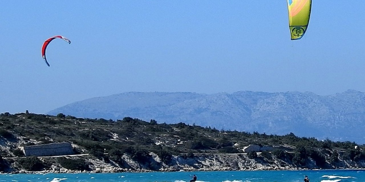 Çeşme’de Şubat Ayında Kite Surf Keyfi