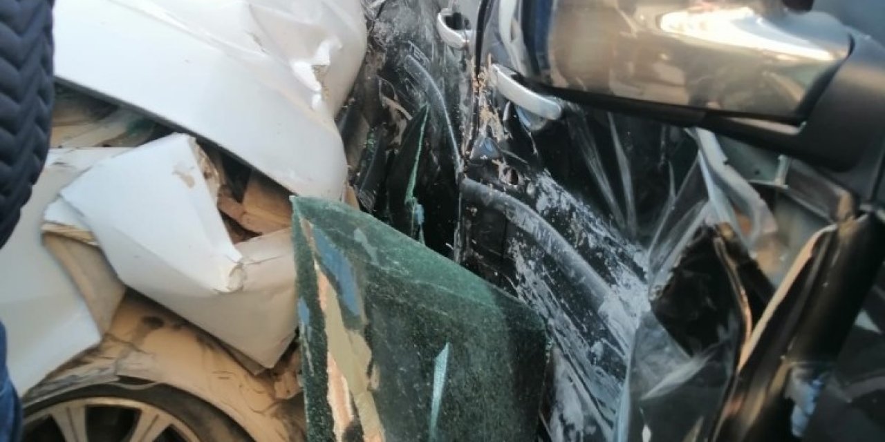 Çınar’da Trafik Kazası: 2 Yaralı