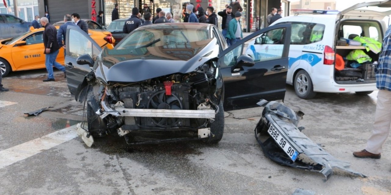Başkentte Feci Kaza: 3 Yaralı