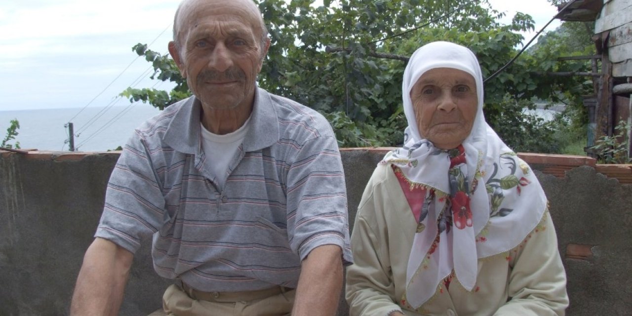 Çarşıbaşı’nda Yangında Vefat Eden Yaşlı Çift Toprağa Verildi
