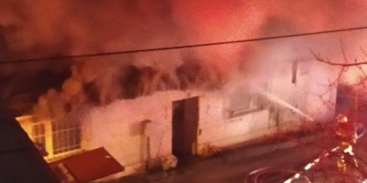Gecekonduda Korkutan Yangın