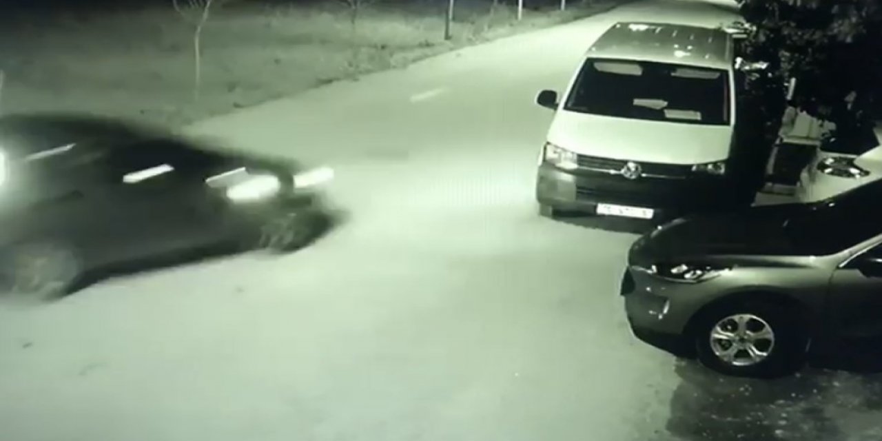 Park Halindeki Otomobile Böyle Çarptı