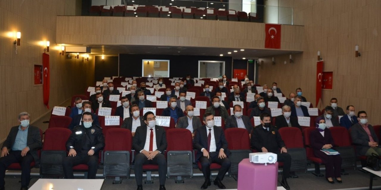 Selendi’de Muhtarlara Afet Farkındalık Eğitimi Verildi