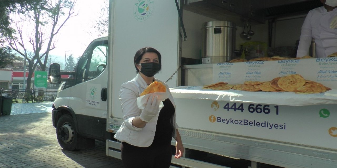 Sağlık Çalışanları Ve Hasta Yakınlarına Yöresel Yemekler İle Moral Desteği