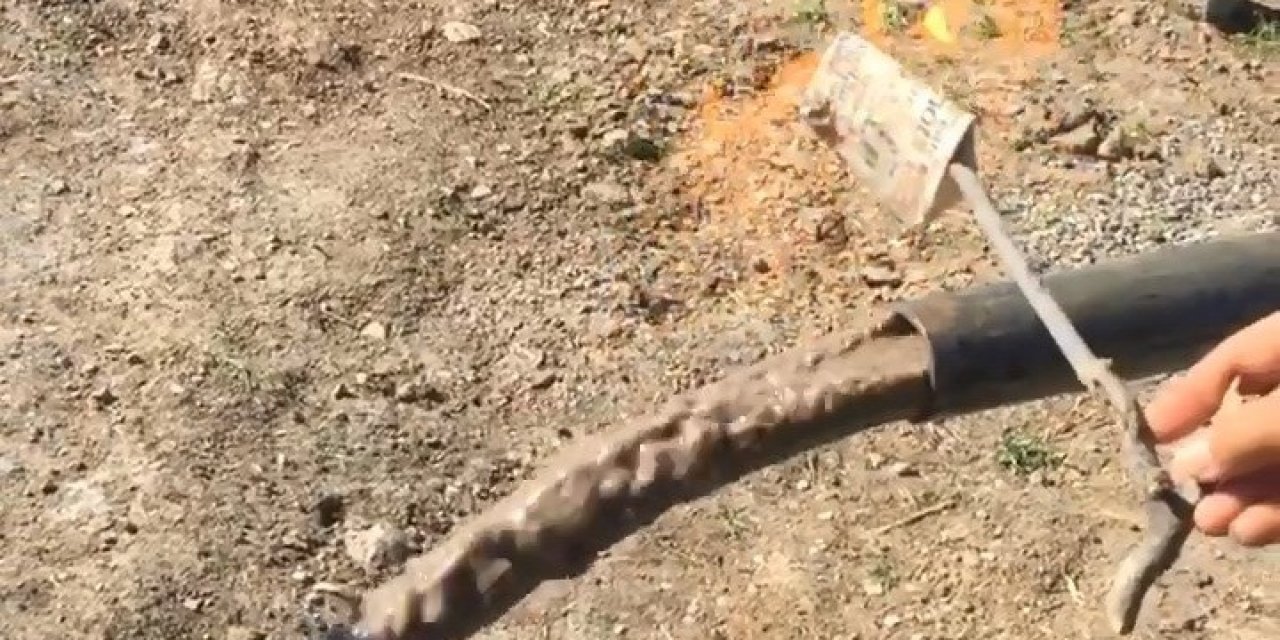 Borudan Hem Su Aktı Hem Alev Yükseldi