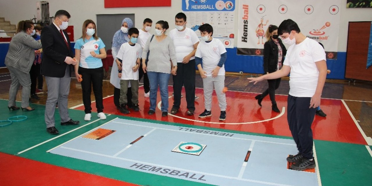 Otizmli Çocuklar Hemsball İle Engelleri Aşıyor