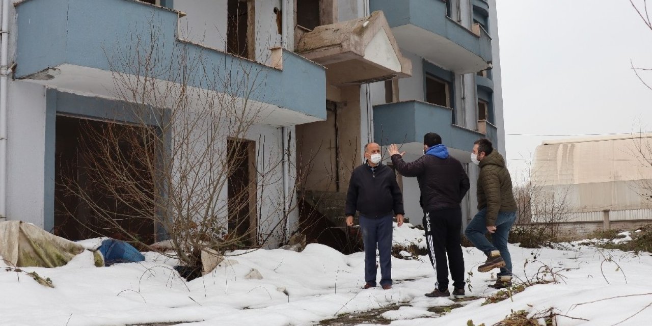 Bu Siteye Ev Sahipleri Değil, Hırsızlar Giriyor