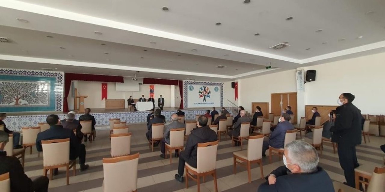 Aslanapa’da Muhtarlar Toplantısı