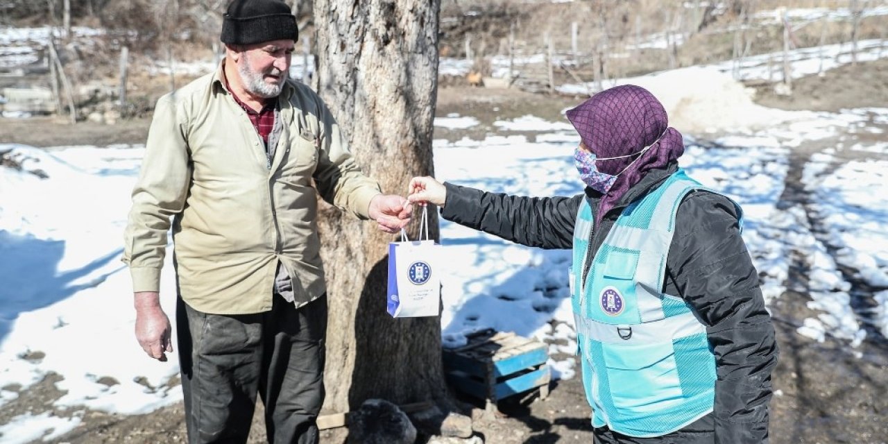 Belediyeden 100 Bin Adet Hijyen Paketi