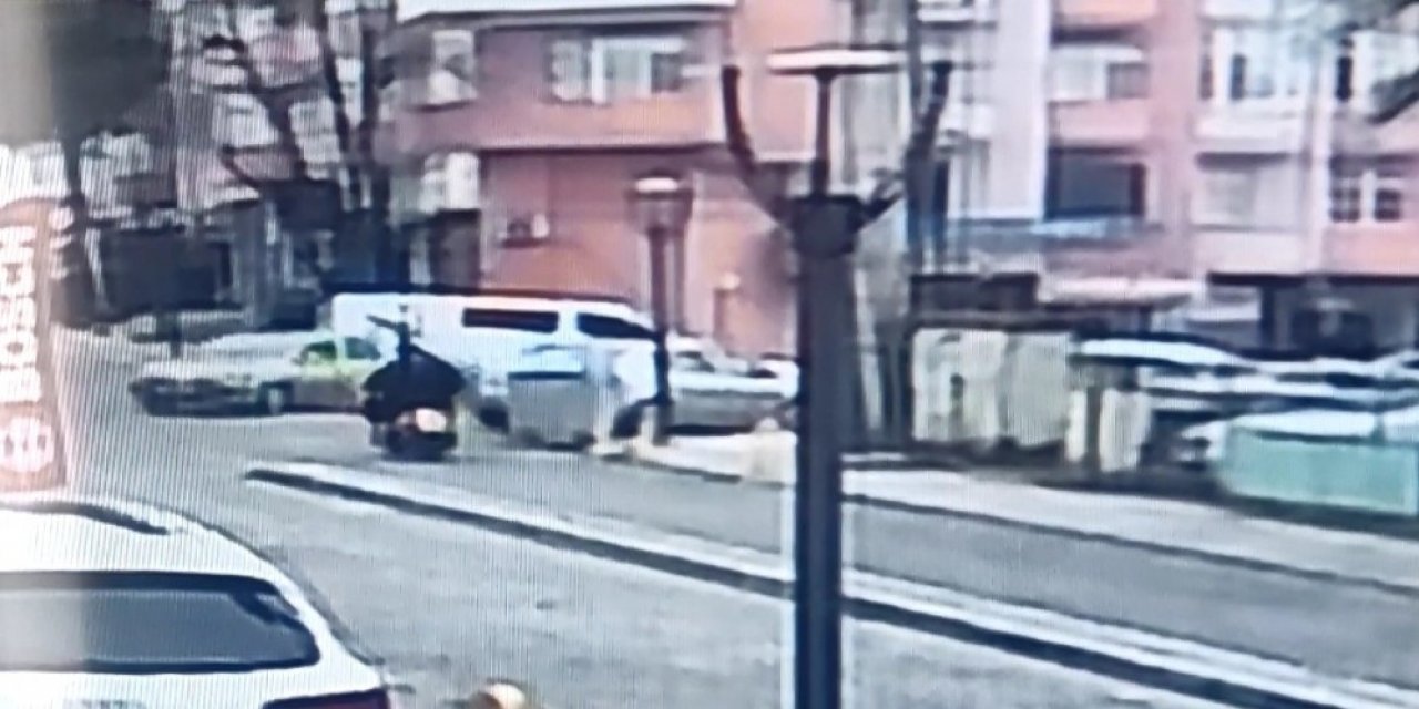 Motosiklet Sürücüsünün Yaralandığı Kaza Kameraya Yansıdı