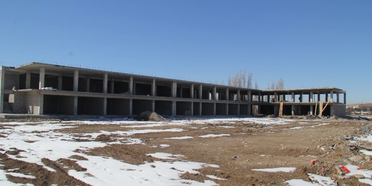 Bünyan Ticaret Merkezi İnşaatı Devam Ediyor
