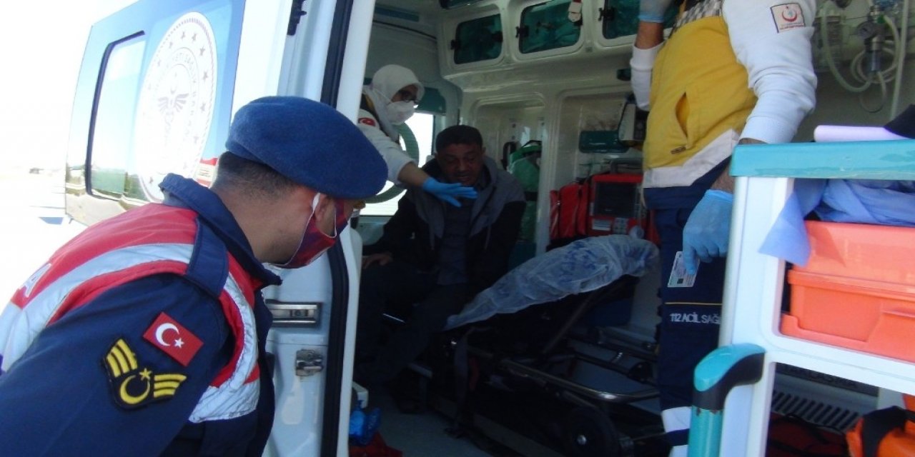 Alkollü Sürücü Korkuluklara Çarpıp Kaldırıma Çıktı: 1 Yaralı