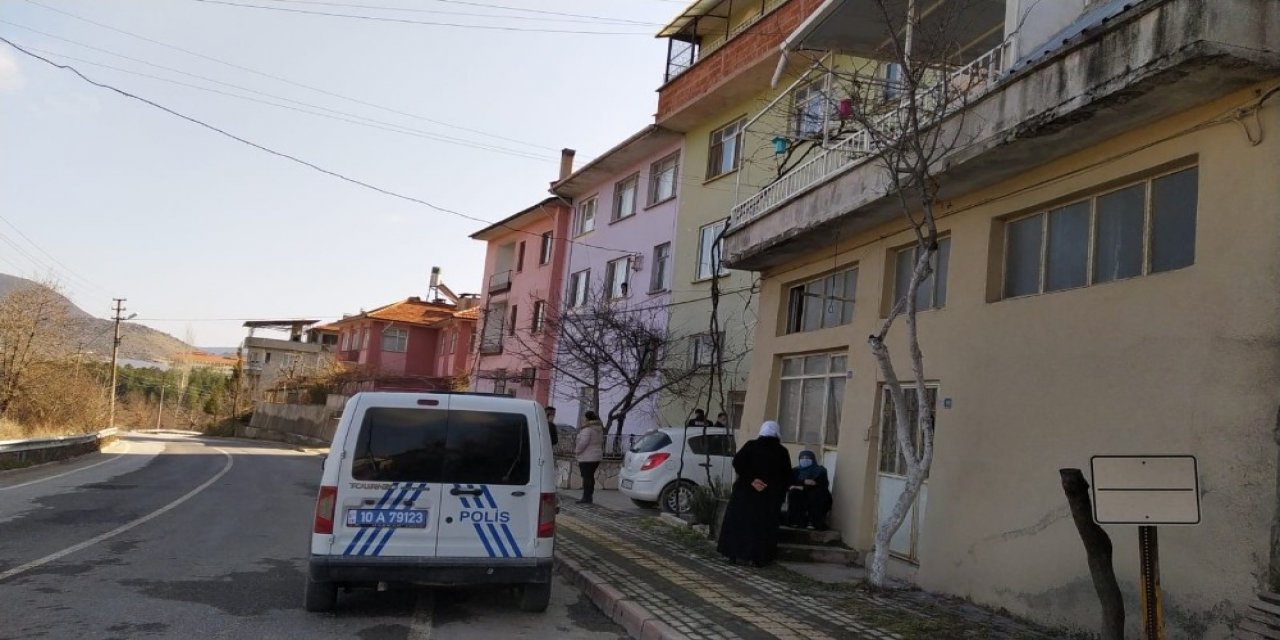 Yaşlı Çift Evlerinde Ölü Olarak Bulundu