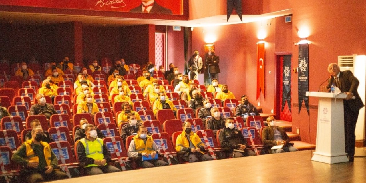 Büyükşehir Yol Güvenliği Eğitimi Verdi