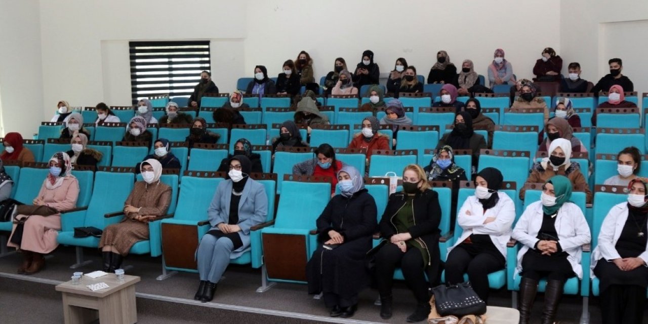 Van’da ‘gönülden Gönüle Dost Sohbetleri’ne Yoğun İlgi