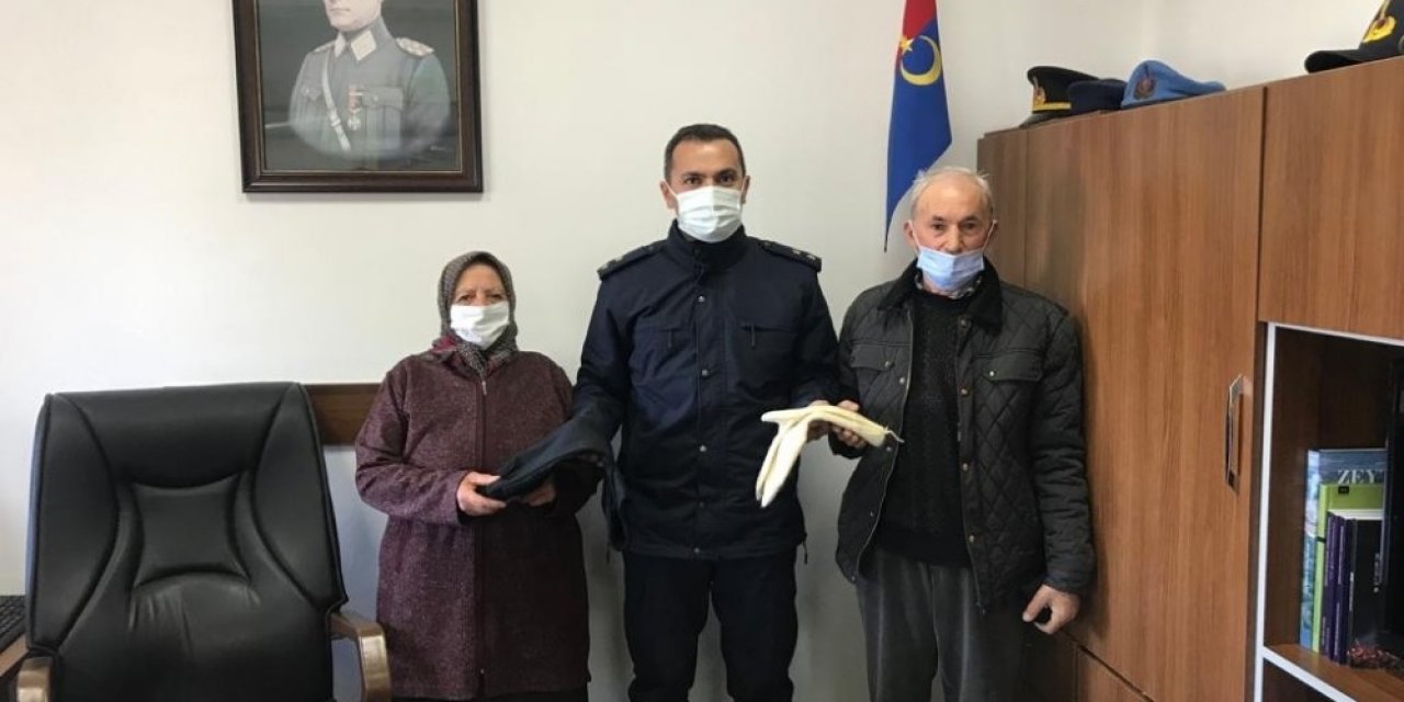 Doğudaki Mehmetçikler İçin Yün Çorap Ördü