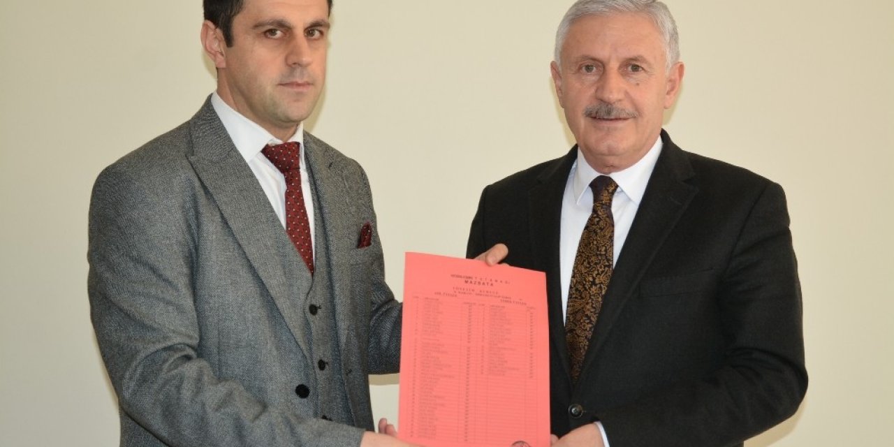 Ak Parti’li Özbek Mazbatasını Aldı