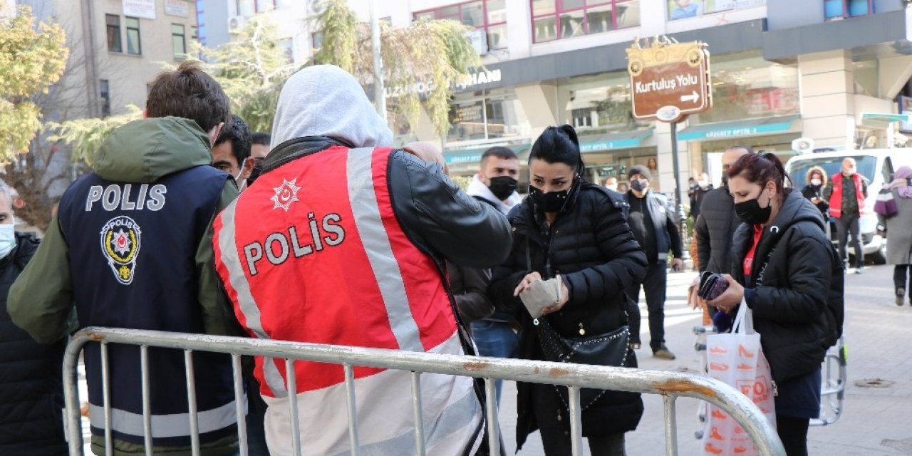 Kovid-19’un Pik Yaptığı Samsun’da Denetimler Artırıldı