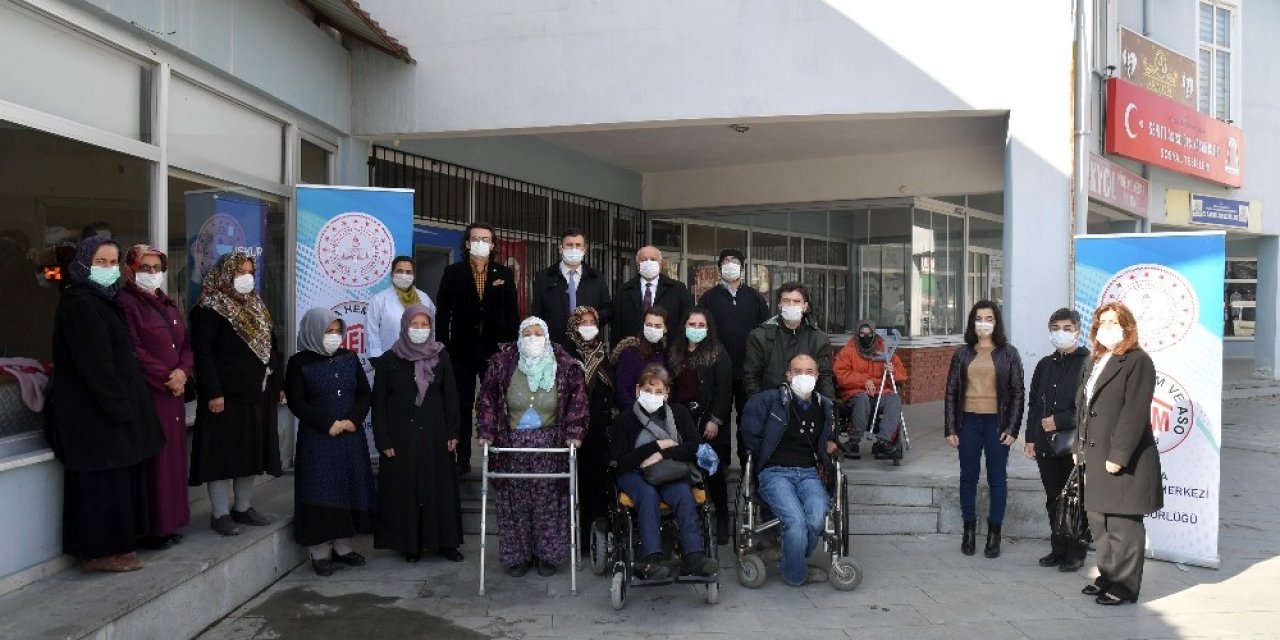 Isparta’da Engellilere Yönelik Trikotaj Kursu Açıldı